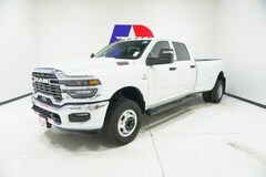2026 Ram 3500 TRADESMAN CREW CAB 4X2 8' BOX Pickup