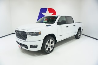 2026 Ram 1500 EXPRESS CREW CAB 4X2 5'7 BOX Pickup