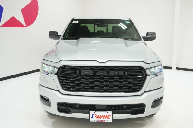 New 2027 Ram 1500 EXPRESS CREW CAB 4X2 5'7 BOX Pickup
