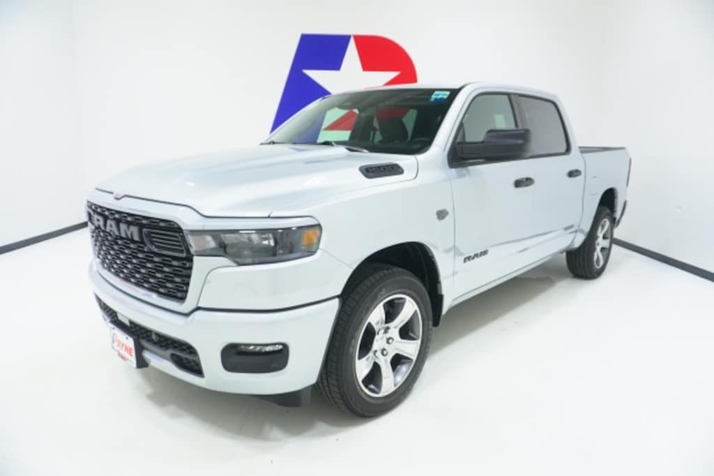 New 2027 Ram 1500 EXPRESS CREW CAB 4X2 5'7 BOX Pickup