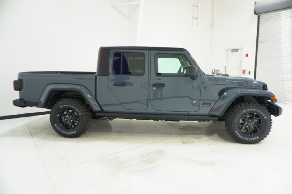 New 2026 Jeep Gladiator WILLYS 4X4 Pickup