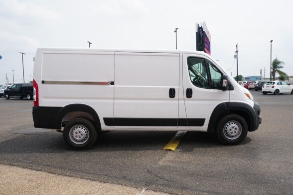 New 2025 Ram ProMaster PROMASTER 1500 TRADESMAN CARGO VAN LOW ROOF 136' W Cargo Van