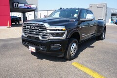 2025 Ram 3500 LIMITED CREW CAB 4X4 8' BOX Pickup