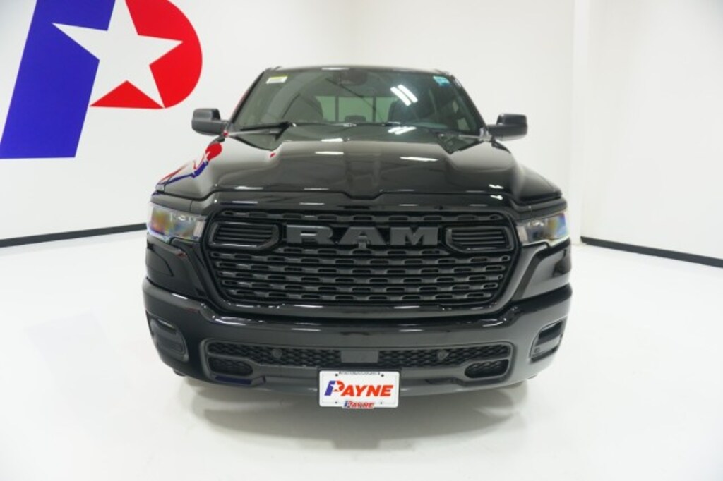 New 2026 Ram 1500 EXPRESS CREW CAB 4X2 5'7 BOX Pickup