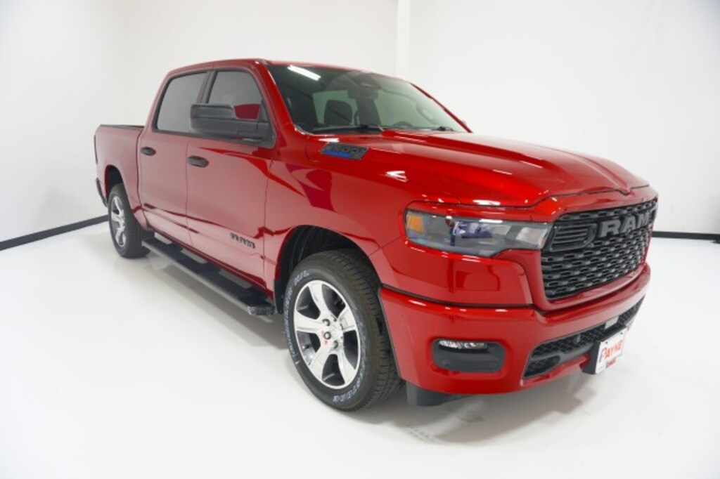New 2026 Ram 1500 Express Crew Cab 4x2 5'7 Box Pickup