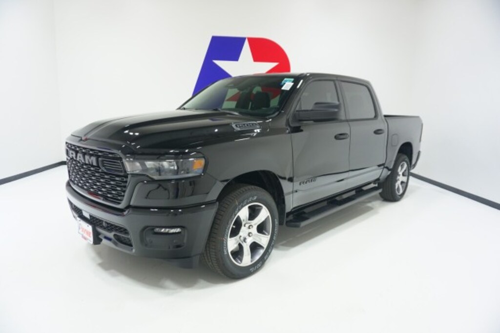 New 2026 Ram 1500 Express Crew Cab 4x2 5'7 Box Pickup