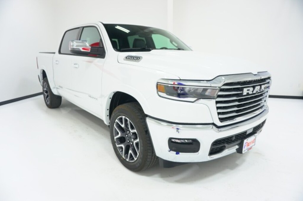 New 2026 Ram 1500 LARAMIE CREW CAB 4X2 5'7 BOX Pickup
