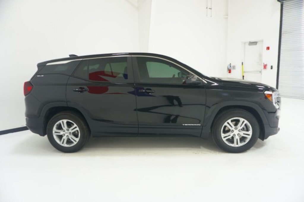 Used 2024 GMC Terrain SLE SUV