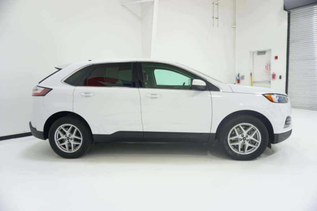 Used 2024 Ford Edge SEL SUV