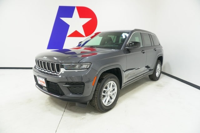 2025 Jeep Grand Cherokee Laredo's photo