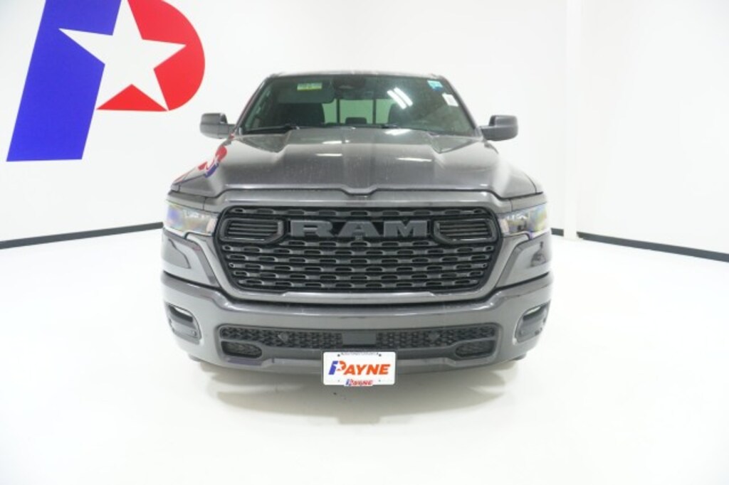 New 2026 Ram 1500 EXPRESS CREW CAB 4X2 5'7 BOX Pickup