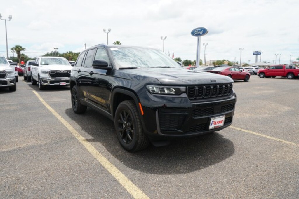 New 2026 Jeep Grand Cherokee LAREDO ALTITUDE 4X2 Sport Utility