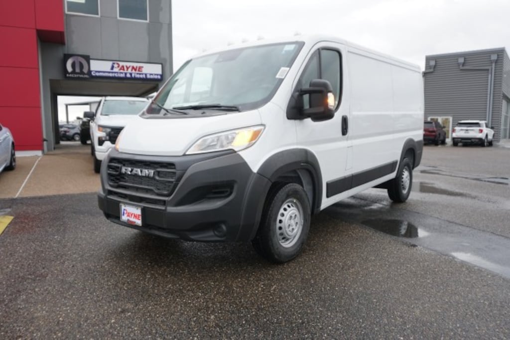 New 2025 Ram ProMaster PROMASTER 1500 TRADESMAN CARGO VAN LOW ROOF 136' W Cargo Van
