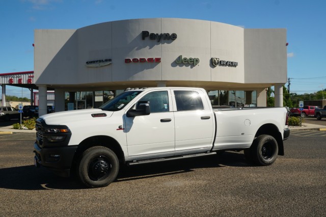 2026 Ram 3500 TRADESMAN CREW CAB 4X4 8' BOX Pickup