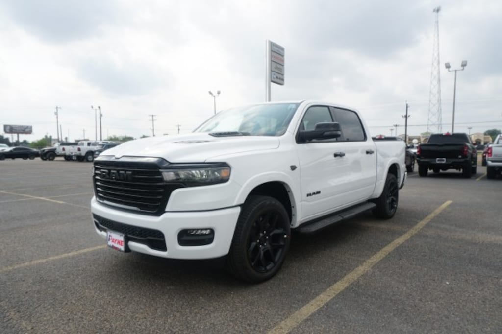 New 2027 Ram 1500 LARAMIE CREW CAB 4X4 5'7 BOX Pickup