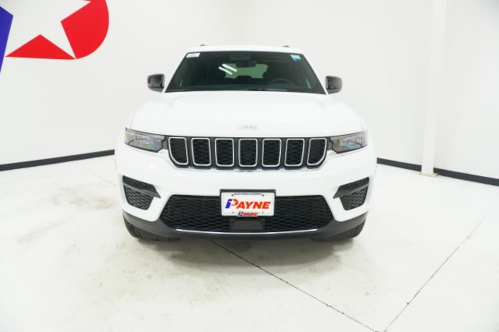 New 2025 Jeep Grand Cherokee LAREDO X 4X2 Sport Utility