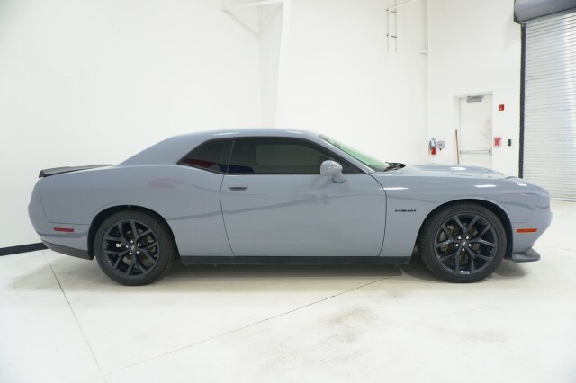 2022 Dodge Challenger R/T photo 4
