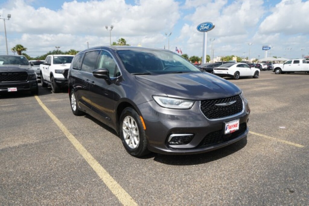 Used 2023 Chrysler Pacifica Touring L Minivan/Van