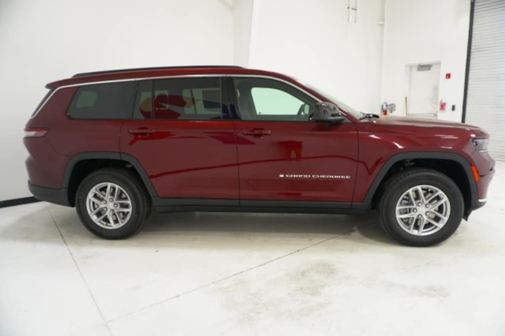 New 2025 Jeep Grand Cherokee L LAREDO X 4X4 Sport Utility