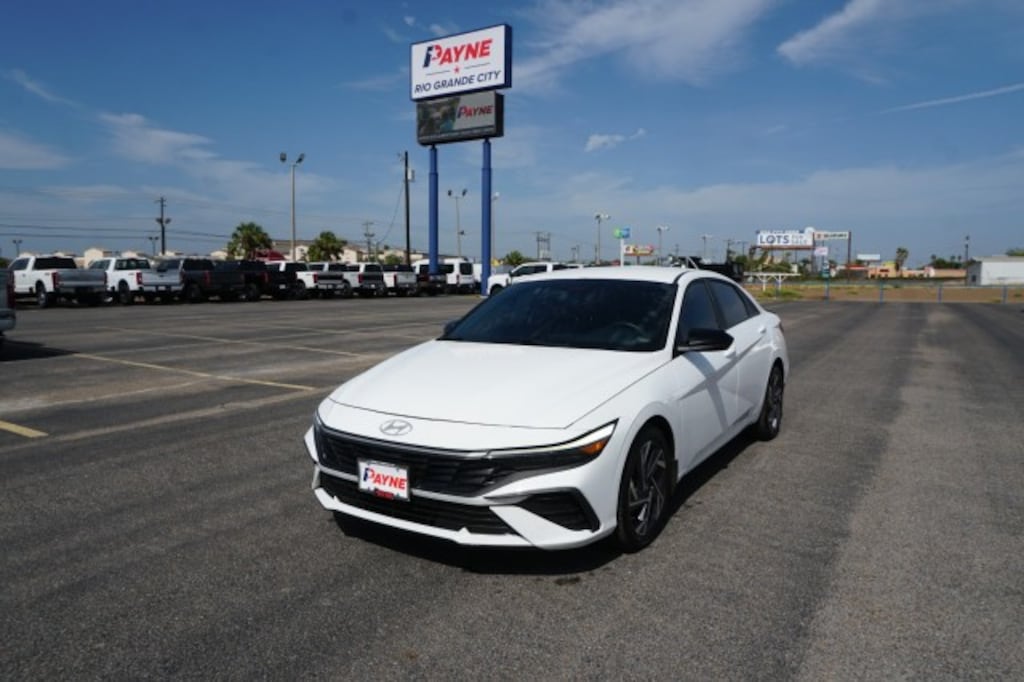 Used 2025 Hyundai Elantra SEL Convenience Sedan