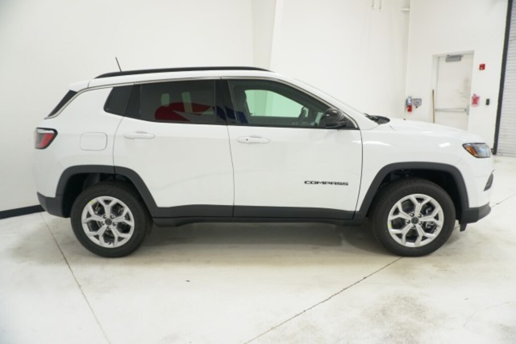 New 2026 Jeep Compass LATITUDE 4X4 Sport Utility