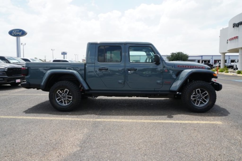 New 2026 Jeep Gladiator MOJAVE 4X4 Pickup