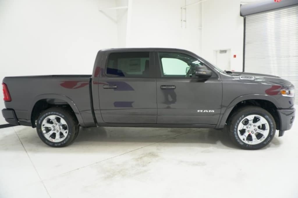 New 2026 Ram 1500 LONE STAR CREW CAB 4X2 5'7 BOX Pickup