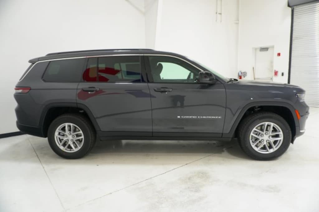 New 2025 Jeep Grand Cherokee L LAREDO X 4X4 Sport Utility