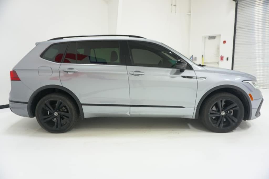 Used 2023 Volkswagen Tiguan SE R-Line Black SUV