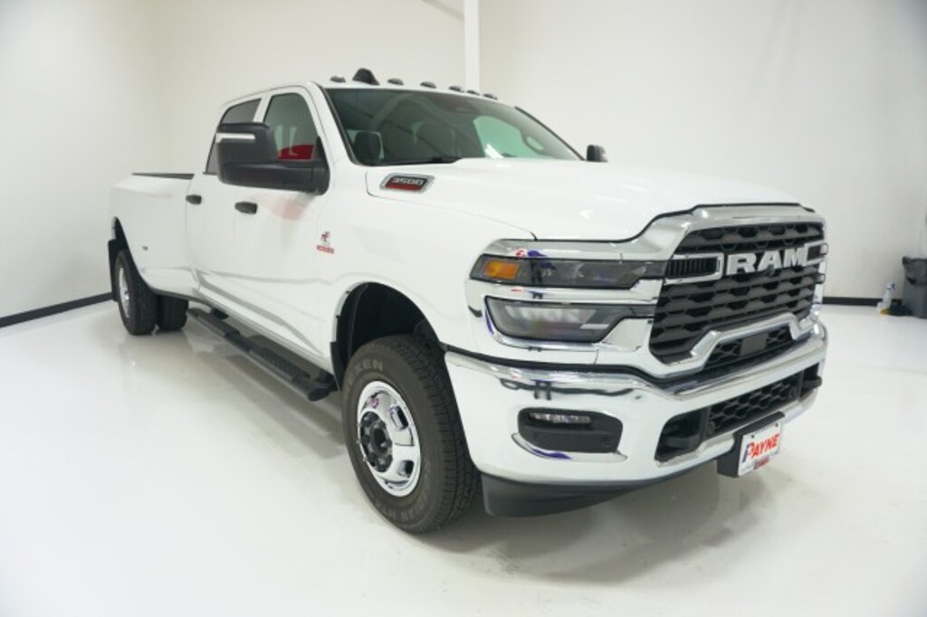 New 2026 Ram 3500 TRADESMAN CREW CAB 4X4 8' BOX Pickup