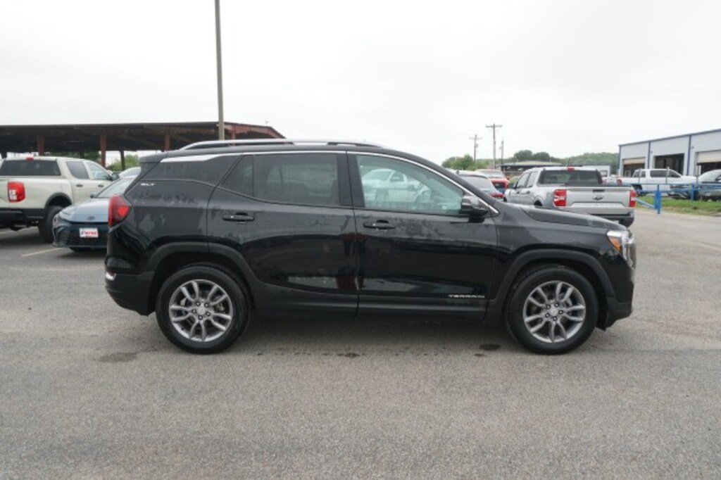 Used 2024 GMC Terrain SLT SUV