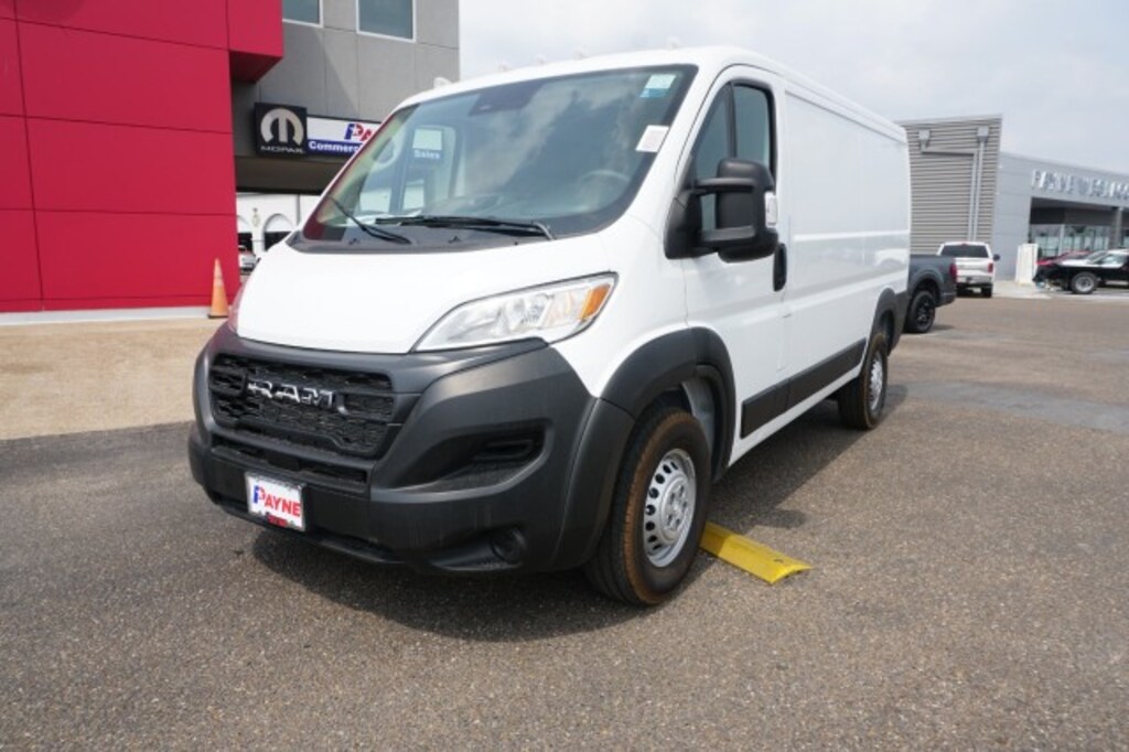 New 2025 Ram ProMaster PROMASTER 1500 TRADESMAN CARGO VAN LOW ROOF 136' W Cargo Van