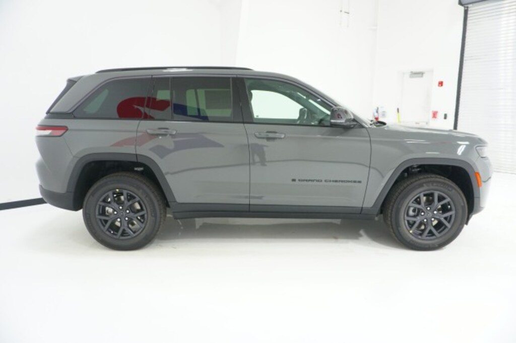 New 2027 Jeep Grand Cherokee Laredo Altitude Sport Utility