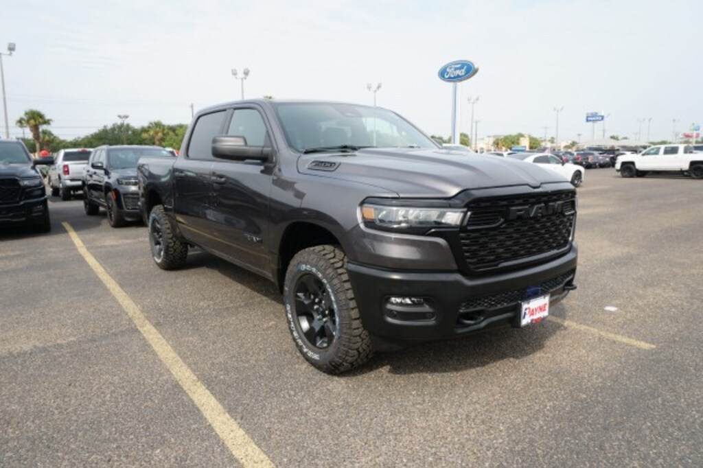 New 2026 Ram 1500 WARLOCK CREW CAB 4X4 5'7 BOX Pickup