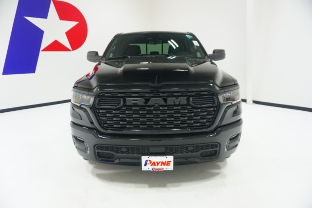 New 2026 Ram 1500 EXPRESS CREW CAB 4X2 5'7 BOX Pickup