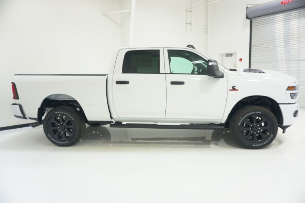 New 2026 Ram 2500 BLACK EXPRESS CREW CAB 4X4 6'4 BOX Pickup