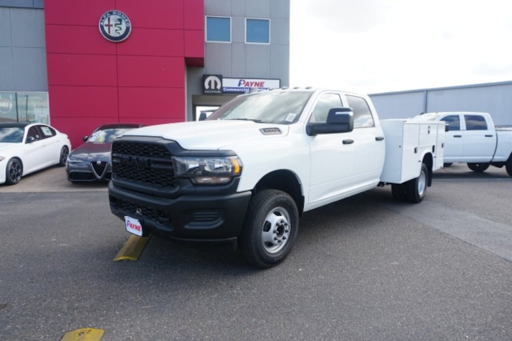 New 2024 Ram 3500 Chassis Cab 3500 TRADESMAN CREW CAB CHASSIS 4X4 60' CA Pickup