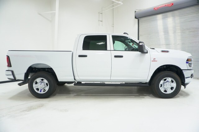2026 Ram 2500 Tradesman photo 4