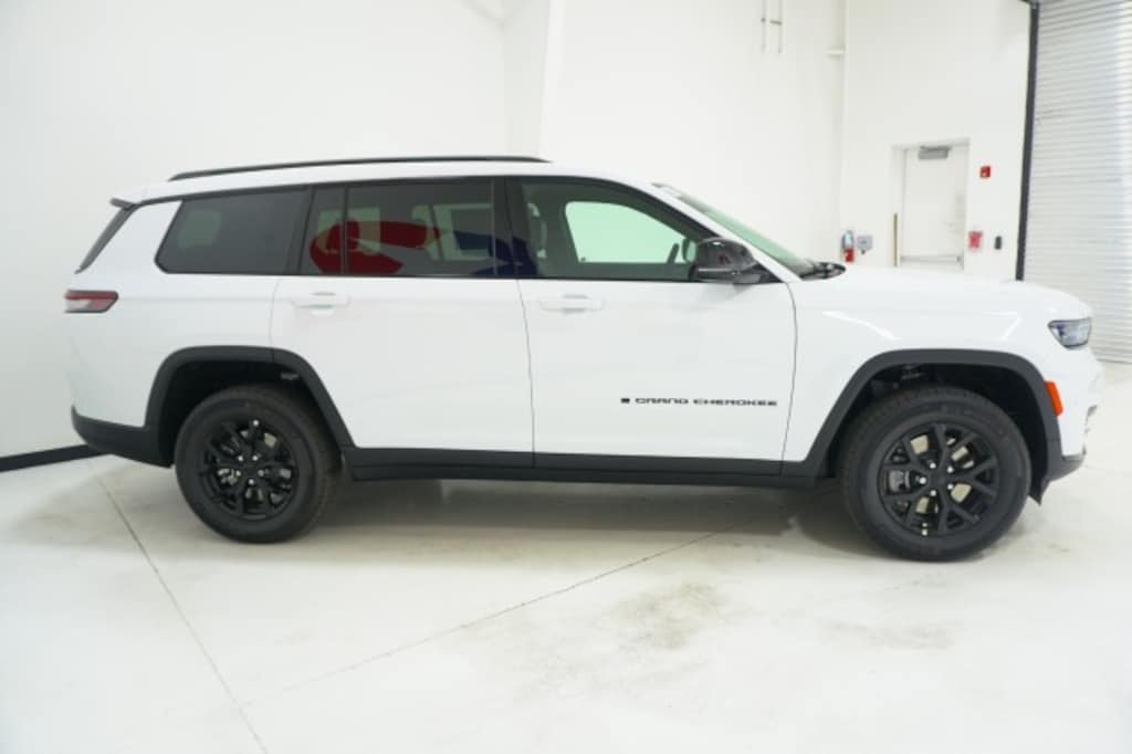 New 2025 Jeep Grand Cherokee L ALTITUDE X 4X2 Sport Utility