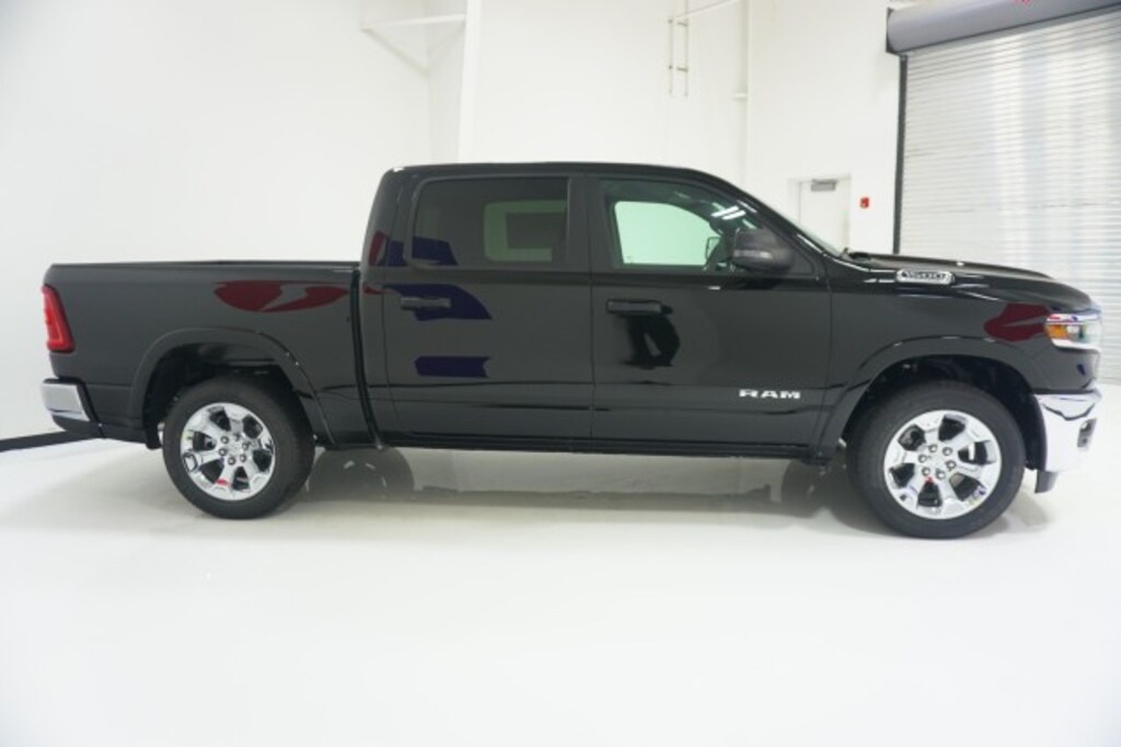 New 2026 Ram 1500 LONE STAR CREW CAB 4X2 5'7 BOX Pickup