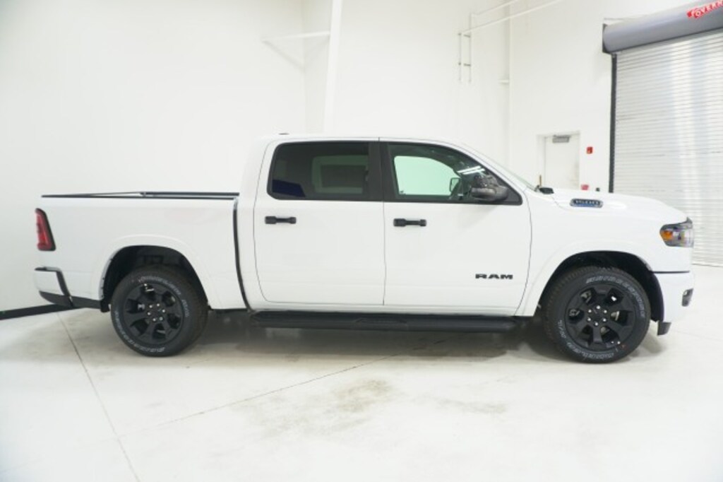 New 2026 Ram 1500 LONE STAR CREW CAB 4X2 5'7 BOX Pickup
