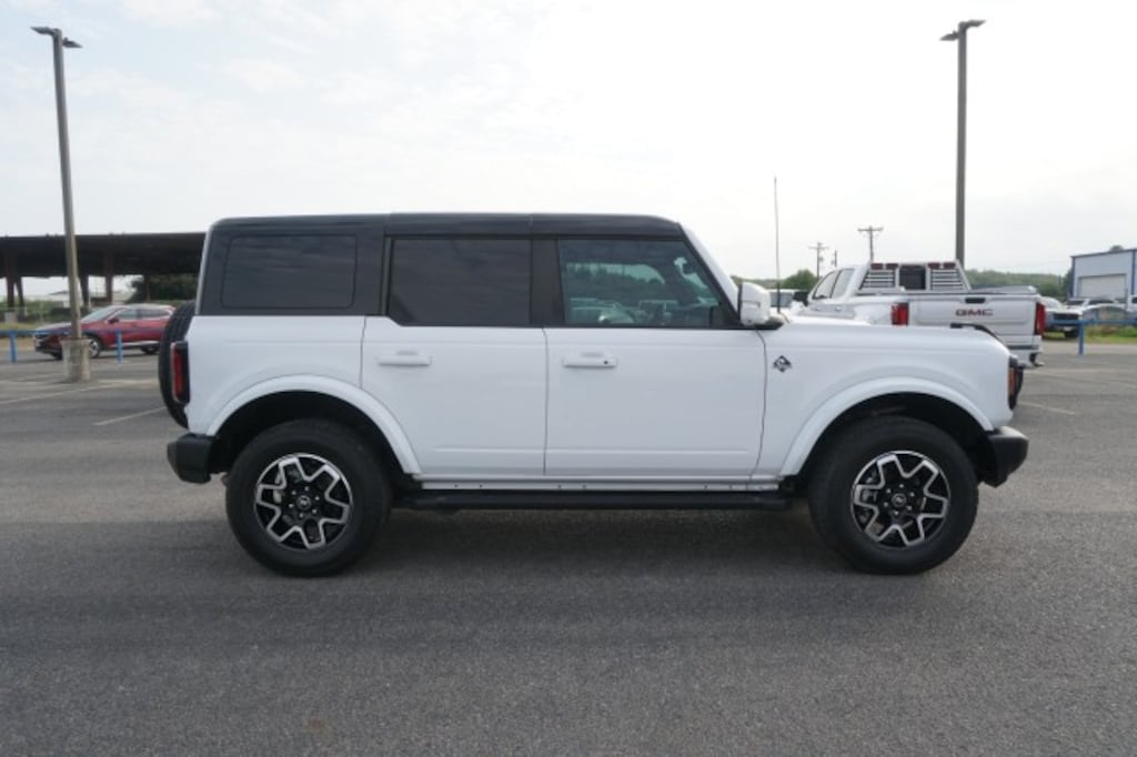 Used 2024 Ford Bronco Outer Banks SUV