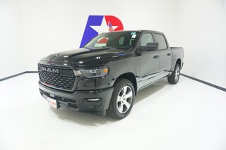 2026 Ram 1500 EXPRESS CREW CAB 4X2 5'7 BOX Pickup