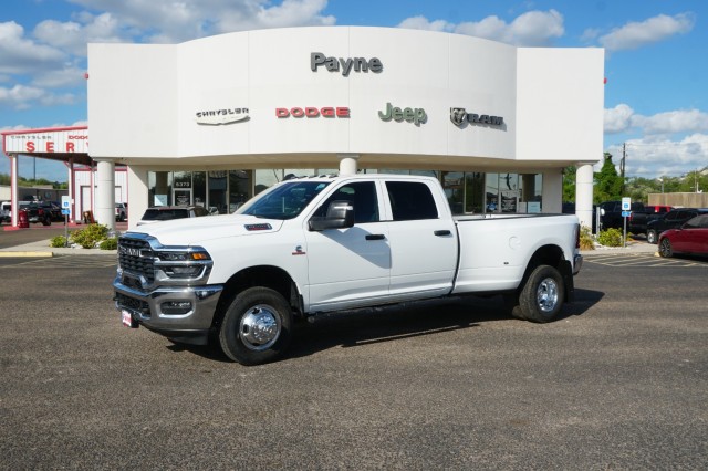 2027 Ram 3500 TRADESMAN CREW CAB 4X4 8' BOX Pickup