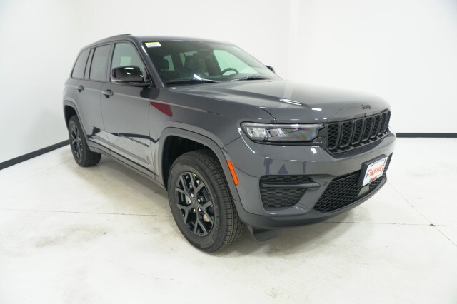 2025 Jeep Grand Cherokee Altitude photo 2