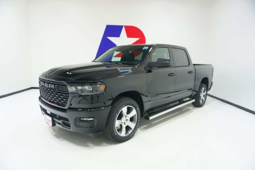 New 2026 Ram 1500 Express Crew Cab 4x2 5'7 Box Pickup