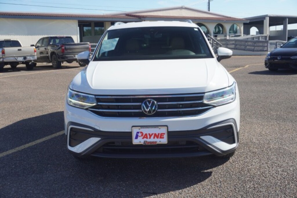 Used 2024 Volkswagen Tiguan SE SUV