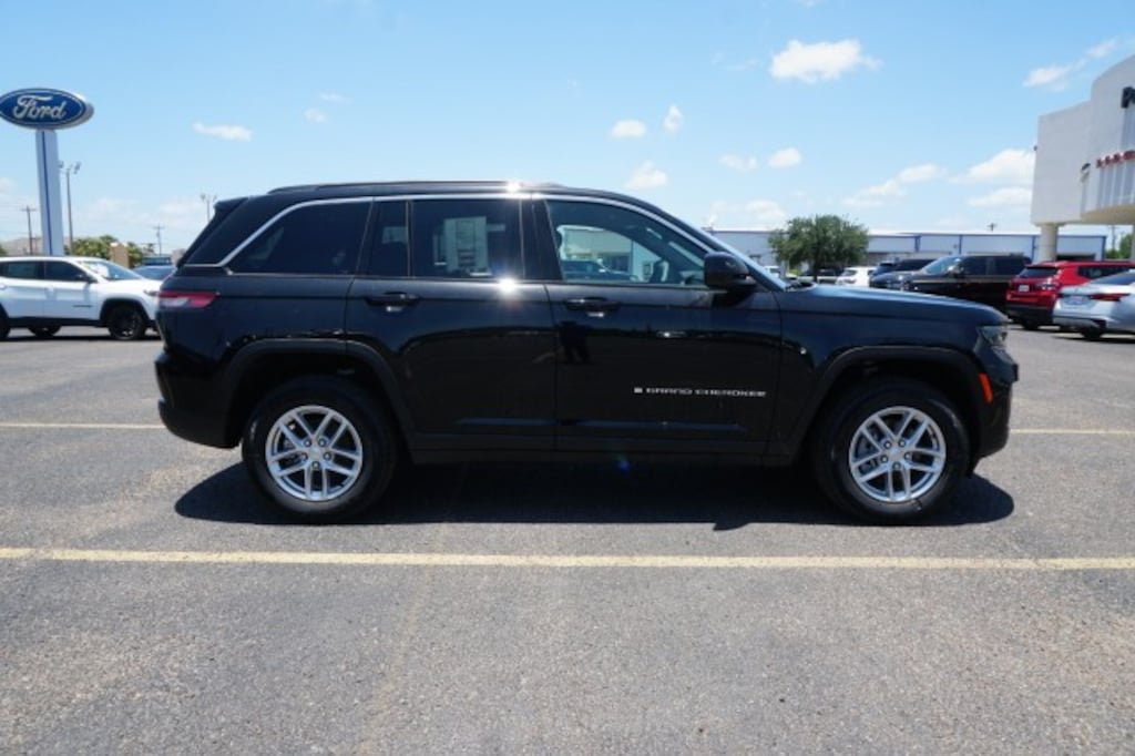 New 2026 Jeep Grand Cherokee LAREDO X 4X2 Sport Utility