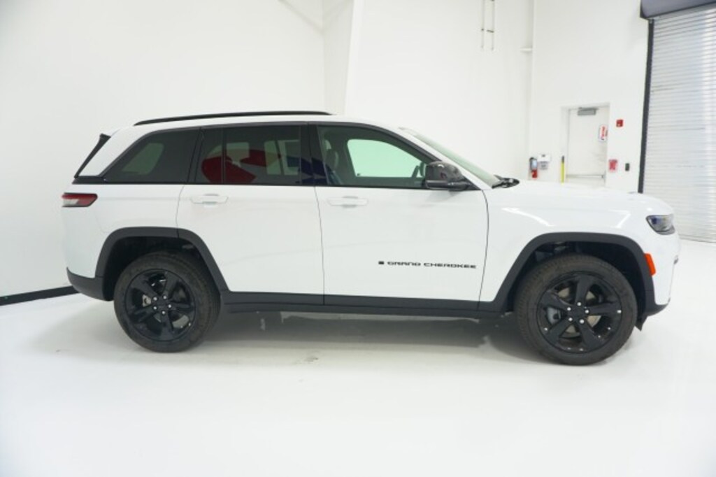 New 2026 Jeep Grand Cherokee Sport Utility