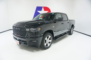 2026 Ram 1500 EXPRESS CREW CAB 4X2 5'7 BOX Pickup